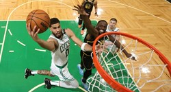 Agresivni Celticsi poveli 2:1 u finalu, Stephen Curry se ozlijedio