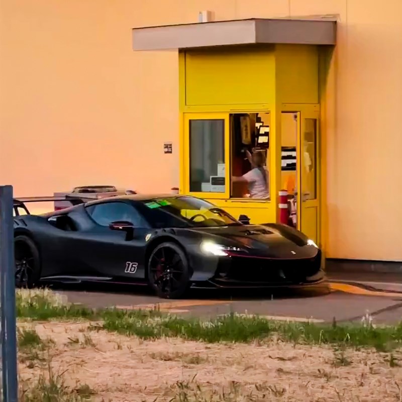 VIDEO Leclerc nakon utrke u autu od 800.000 eura otišao po hranu u drive in restorana
