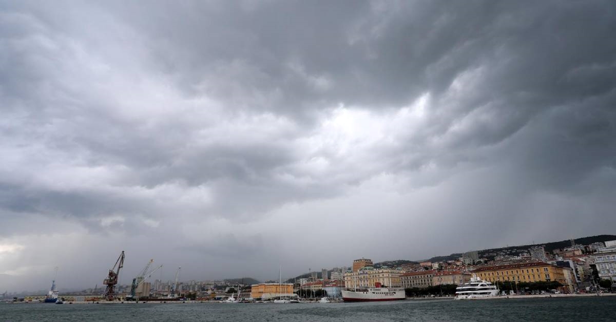 Novo upozorenje DHMZ-a: Moguće grmljavinsko nevrijeme od Zadra do Splita