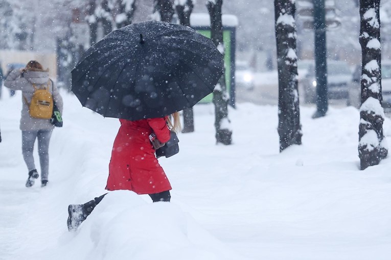 Obilan snijeg u BiH. Škole zatvorene u Unsko-sanskoj županiji