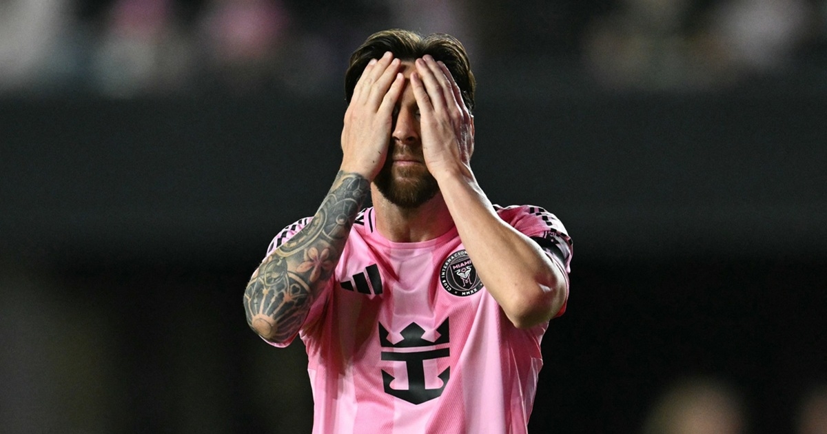 VIDEO Messi kažnjen zbog hvatanja suparničkog trenera za vrat