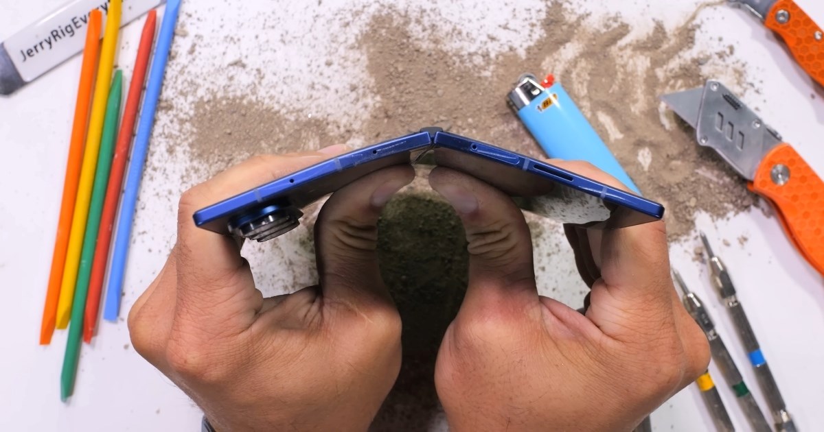 "Crna magija": Samsung Galaxy Z Fold 7 preživio brutalni test izdržljivosti