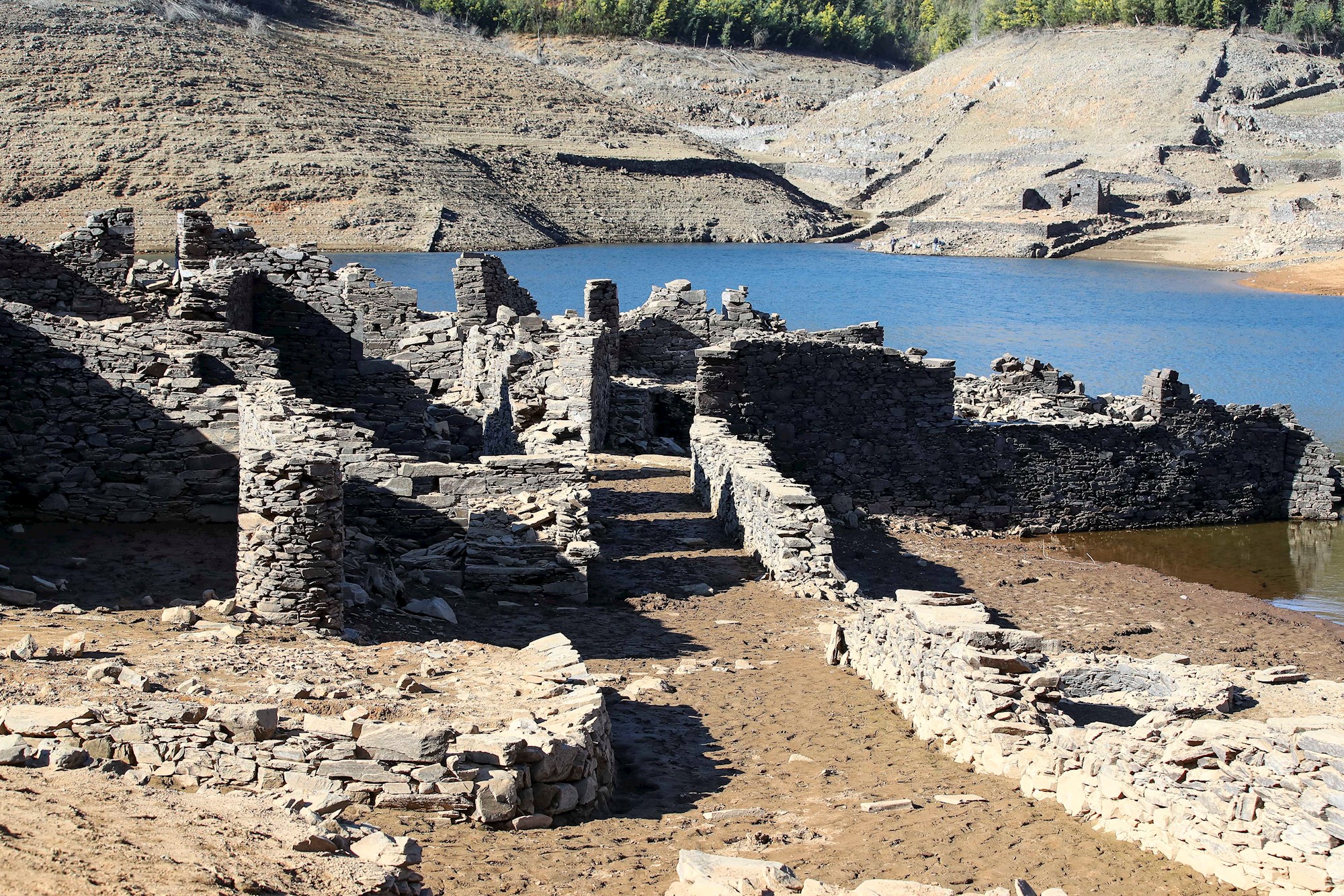 FOTO Velika suša u Portugalu i Španjolskoj, pojavilo se potopljeno selo