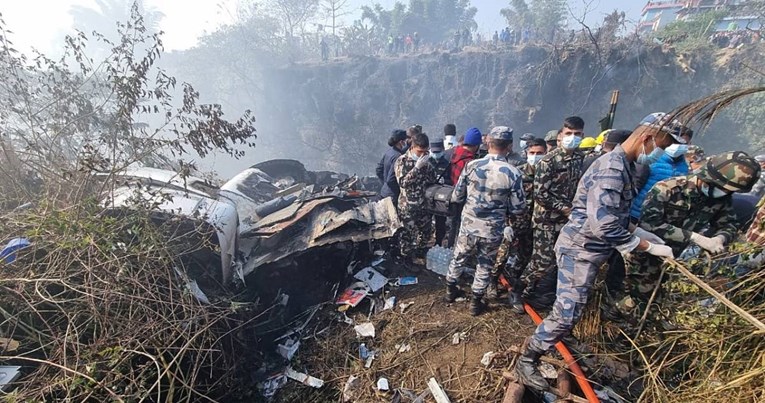 U padu aviona u Nepalu 68 mrtvih, traje potraga za četvero nestalih