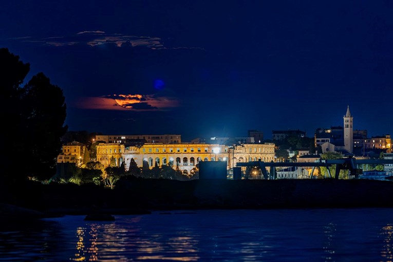 Plavi Mjesec obasjao Hrvatsku, nebo je izgledalo bajkovito