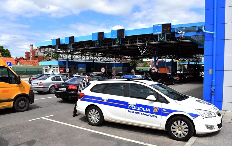 Vozač kamiona iz BiH uhićen na granici, pokušao u Hrvatsku ući s više od kile trave