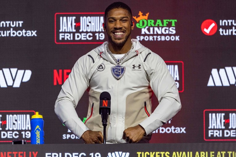 Joshua se ponovno oglasio nakon borbe s Paulom. Obratio se fanovima