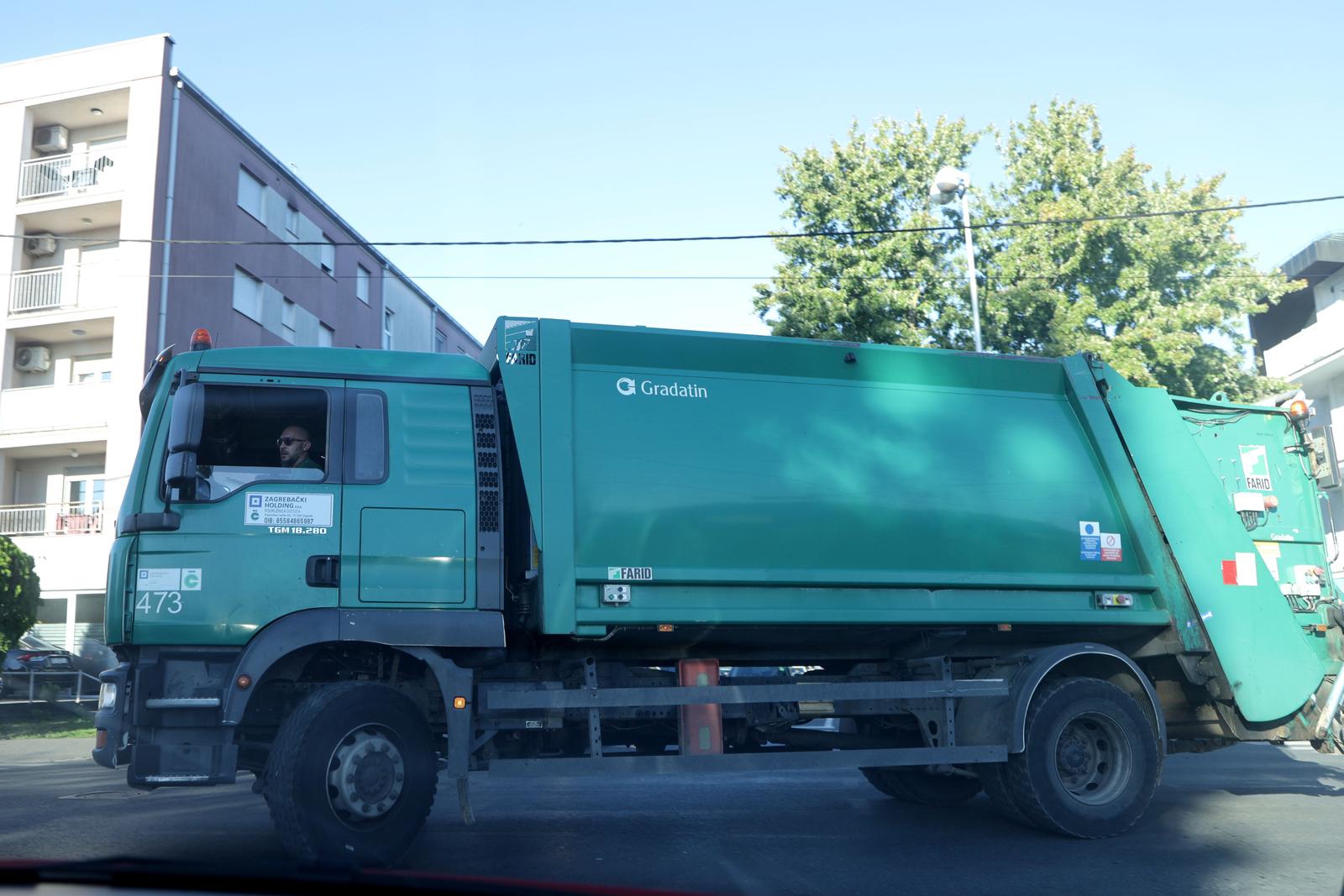 Danas više kamiona Čistoće na ulicama. Objavljeno koliko ih je i koliko radnika radi