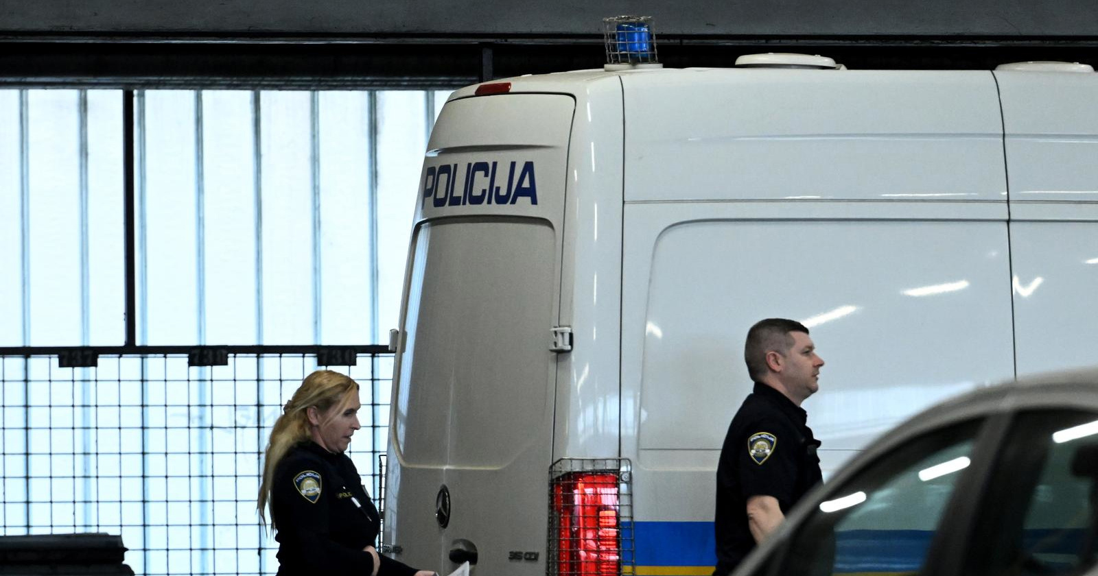 Studenti namamili Riječanina na "spoj", glumili policajce i iznuđivali ga za 8000€