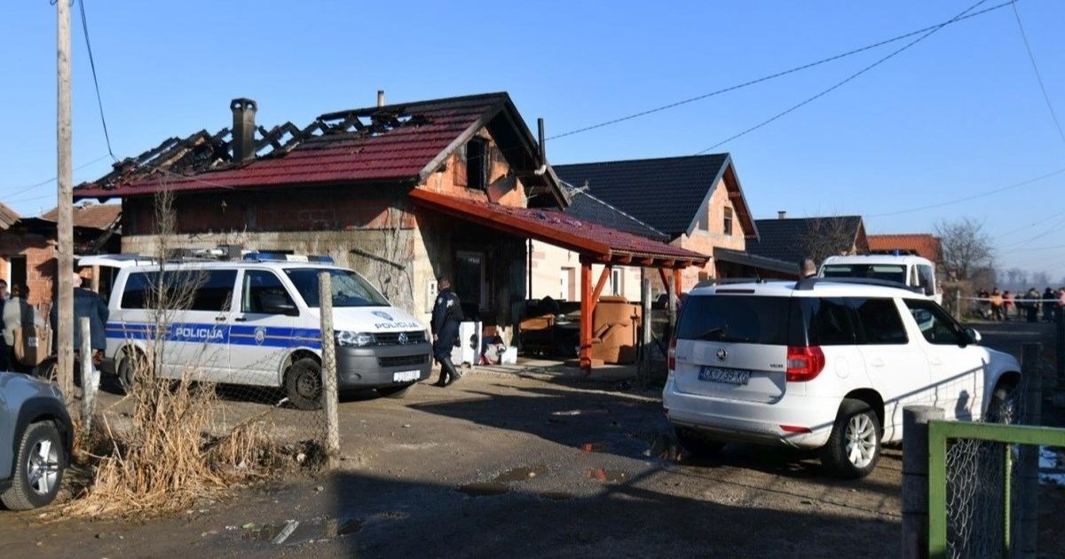 Požar u kojem je poginulo troje djece krenuo iz plastične kante kod stepenica