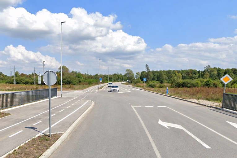 U Dugom Selu napali maloljetnike. Zaprijetili im pa uzeli električne romobile
