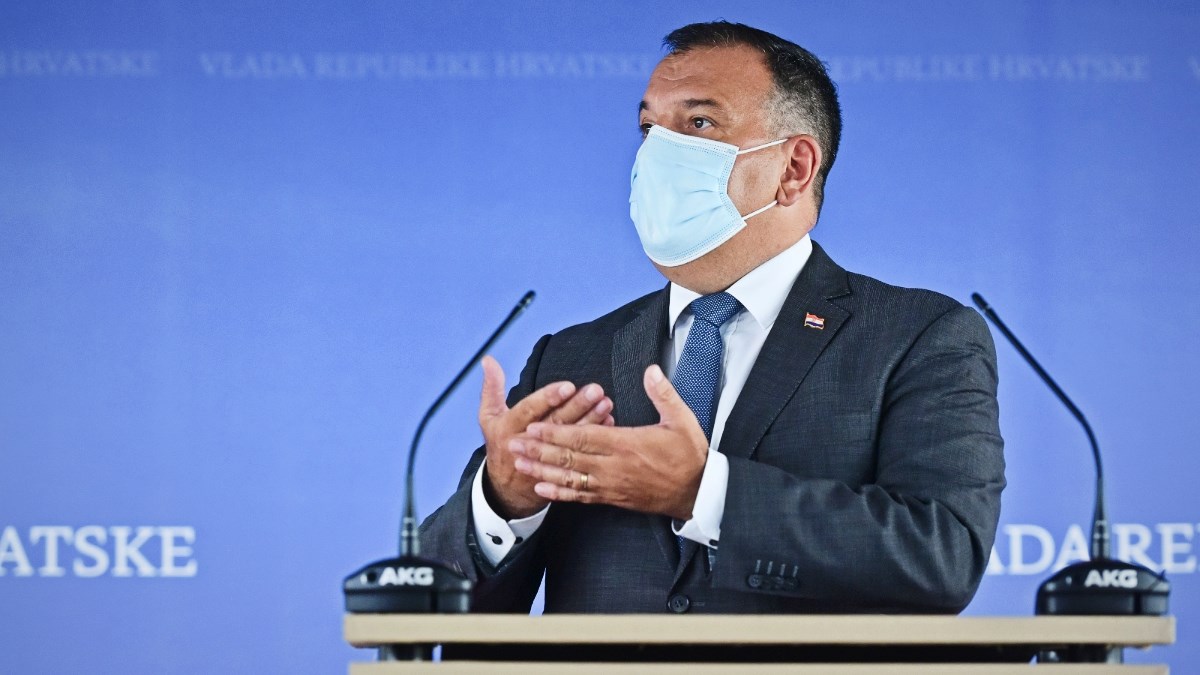 Beroš: U EU se razmišlja da oni koji odbiju cijepljenje sami snose trošak liječenja