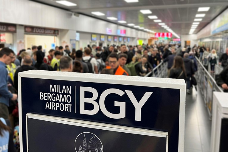 Obustavljeni letovi: Putnici Zračne luke Bergamo proveli noć na podu