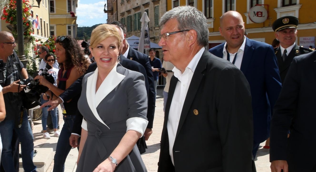 Kolinda se sredila u Sinju i pokazala neobičan, ali jako koristan modni detalj
