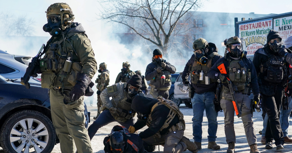 Steve Bannon: Poslat ćemo ICE na birališta na idućim izborima