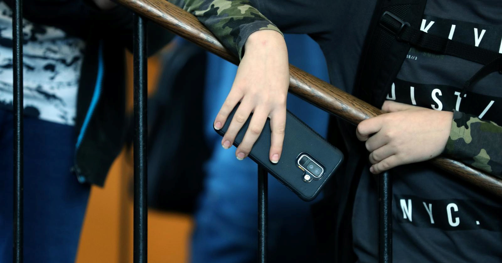 Zabranjuju se mobiteli u osnovnim školama i tijekom odmora