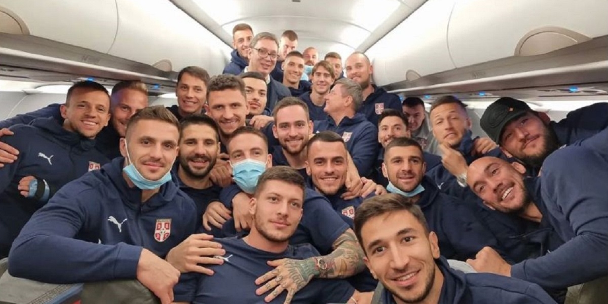 Vučić je u petak u avionu Srbije obećao bogatu premiju. Evo koliko sada mora dati
