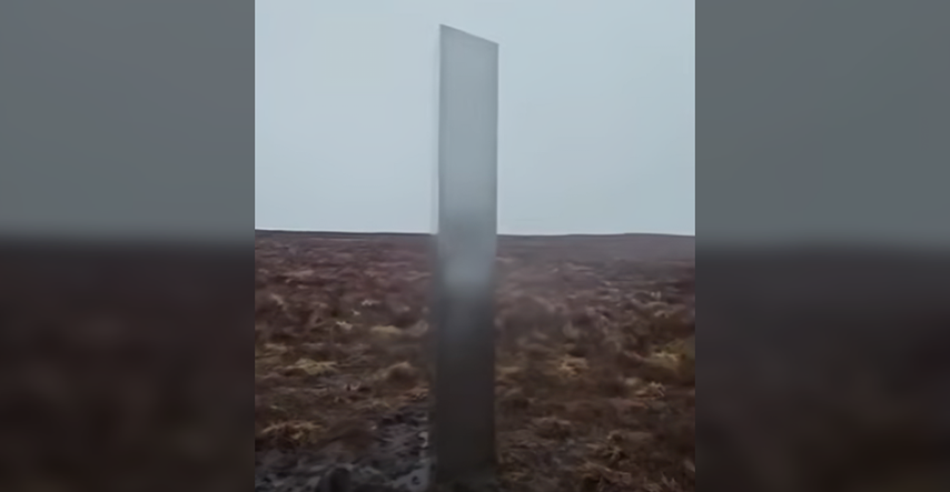 Misteriozni monolit visok tri metra pojavio se na brdu u Walesu