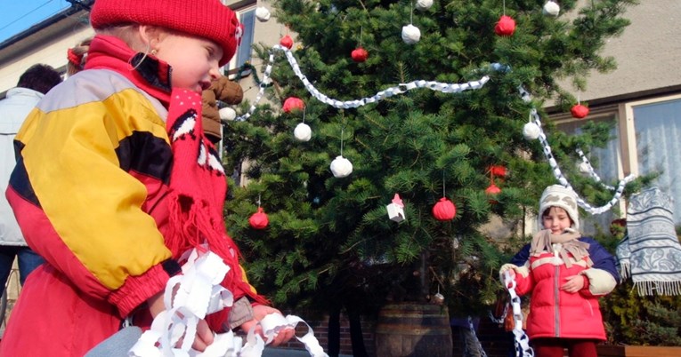 Vrtić u Njemačkoj ne želi postaviti božićno drvce zbog djece koja nisu katolici
