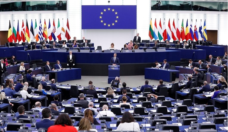 Europski parlament većinom glasova podržao uvođenje eura u Hrvatskoj