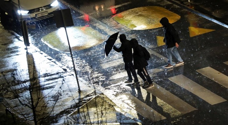 Hladan zrak s Atlantika donosi promjenu vremena, bit će obilne kiše