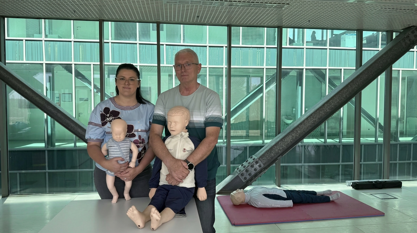 Kako pravilno pružiti prvu pomoć kod gušenja? Liječnici pokazali Heimlichov zahvat
