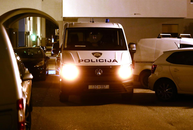 Mladić (20) s debelim dosjeom nokautirao muškarca u Splitu