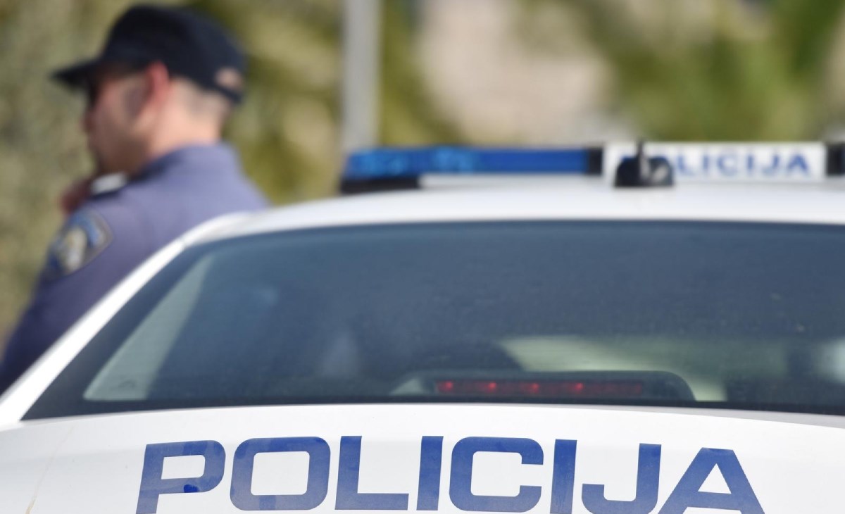 Pijan sinoć bježao policiji u Pirovcu. Uhvaćen je