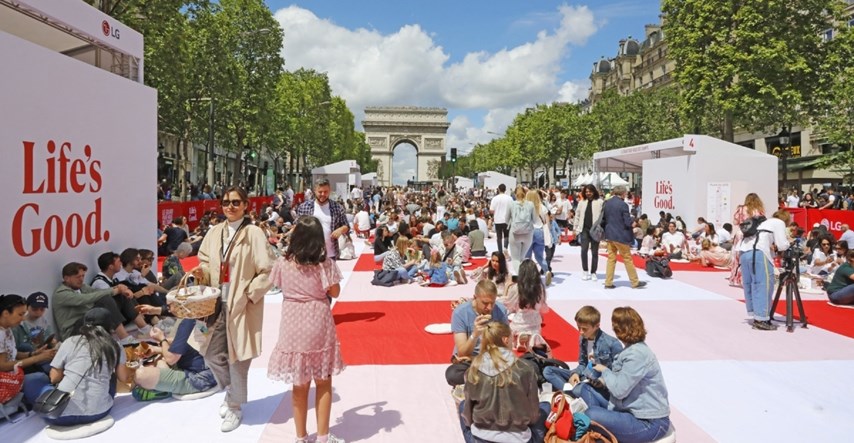 Champs-Élysées prošlog je vikenda pretvoren u mjesto za piknik za 4 tisuće Parižana