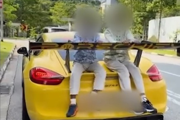 Porsche Cayman je dvosjed. Ovaj vlasnik pronašao je mjesta za još dvoje