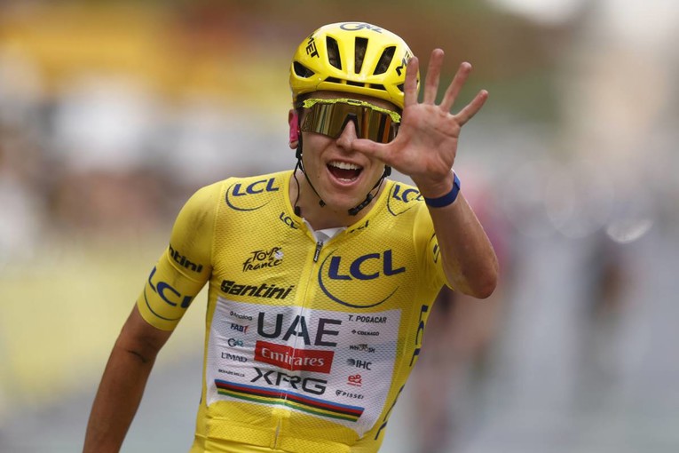 Tadej Pogačar peti put osvojio Tour de France