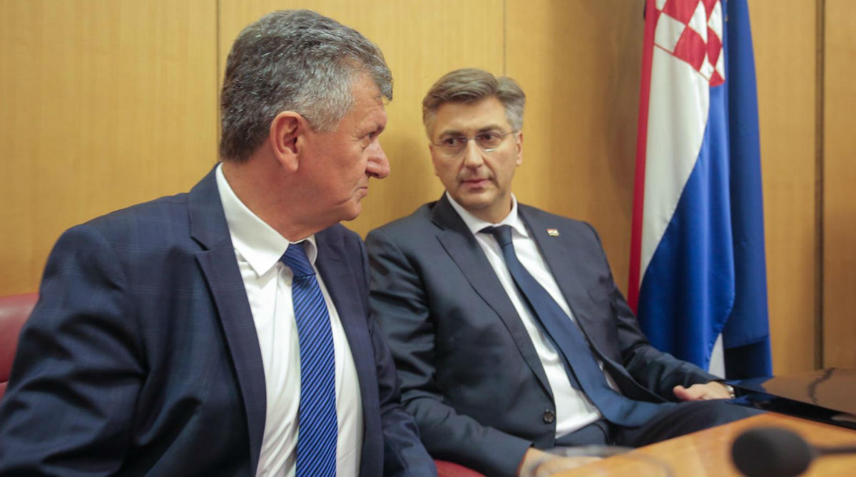 Plenkovića pitali o Kujundžićevim kućama: Razgovarat ćemo sutra