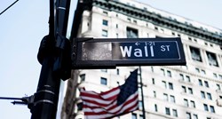 Wall Street oštro pao