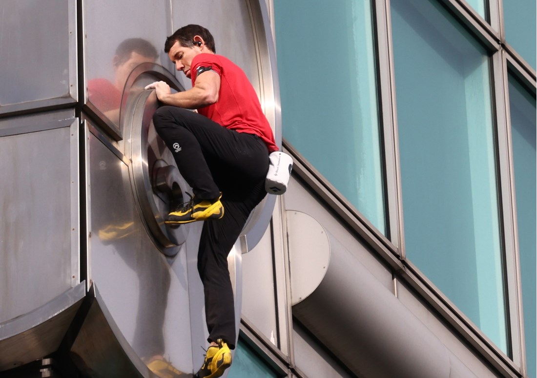 Tip koji se bez zaštite penjao na Taipei 101 pričao o honoraru koji je dobio