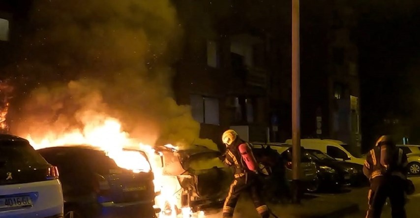 VIDEO Na Jarunu sinoć izgorjeli automobili
