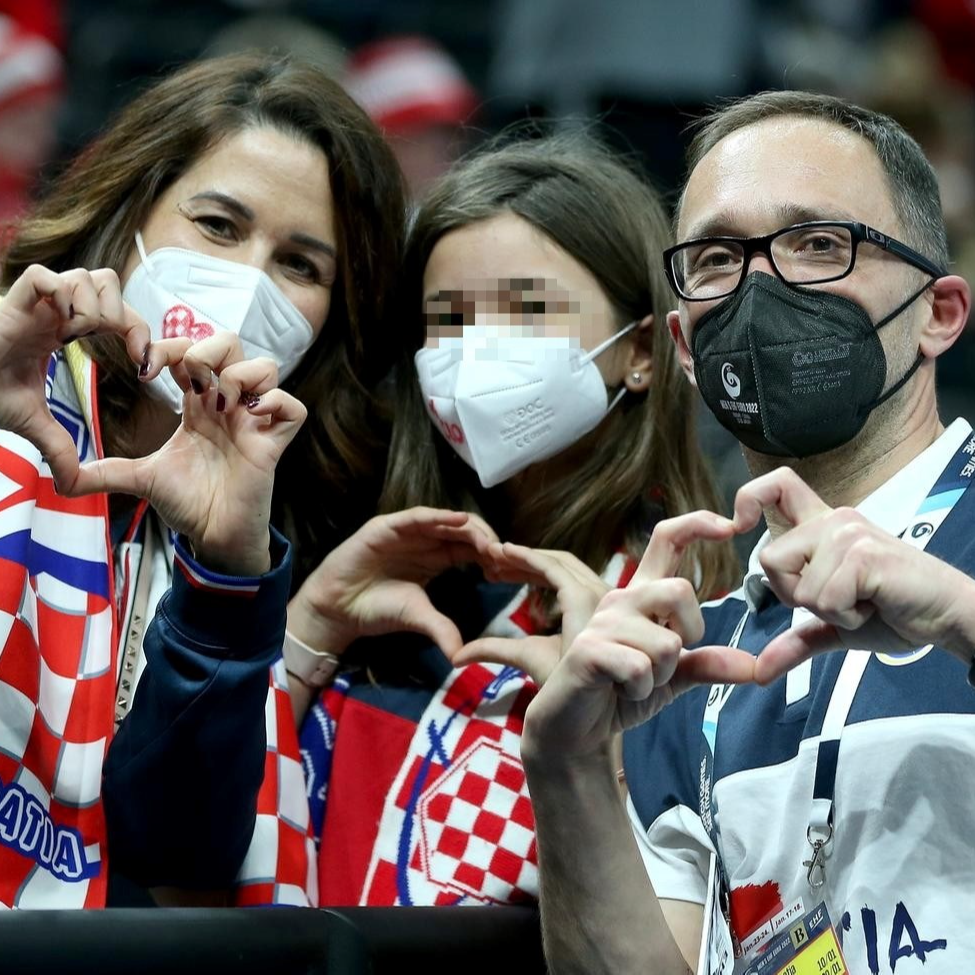 Hrvoje Horvat nakon utakmice požurio do supruge i kćeri na tribinama