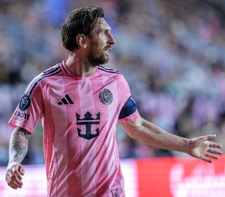 FIFA ne može prodati ulaznice za Klupsko SP. Daje ih studentima za 3.5 eura