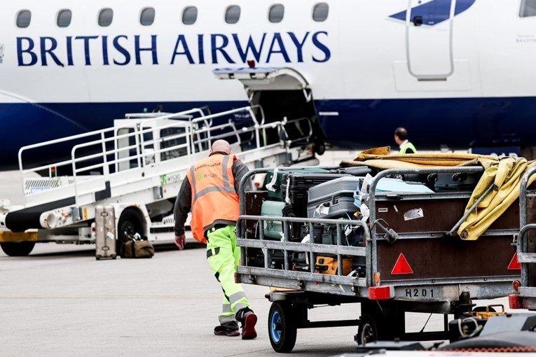 Incident u Firenci: 20 putnika izbačeno iz aviona British Airwaysa