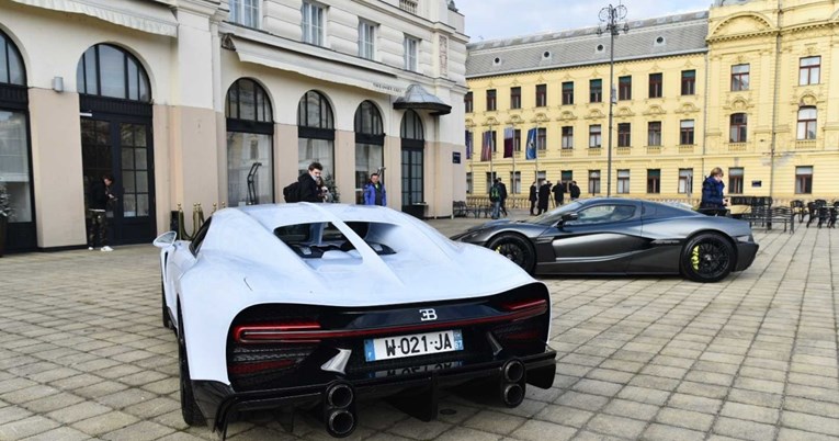 Bugatti i Rimac Nevera parkirani su pred Esplanadom, Rimac će se sastati s Macronom