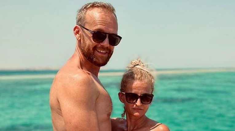 Saša Lozar objavio fotku s ljetovanja sa ženom:  "Dvoje ljudi u četrdesetima..."