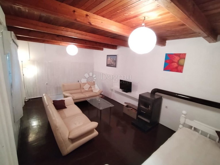 Kuća za odmor i stanovanje na 45 min od Zagreba prodaje se za 65.000 eura