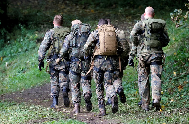 Njemačka vojska otpustila 97 vojnika zbog desničarskog ekstremizma