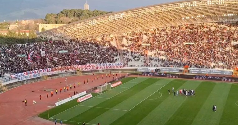 Pogledajte kako su navijači Hajduka pozdravili igrače nakon pobjede protiv Osijeka