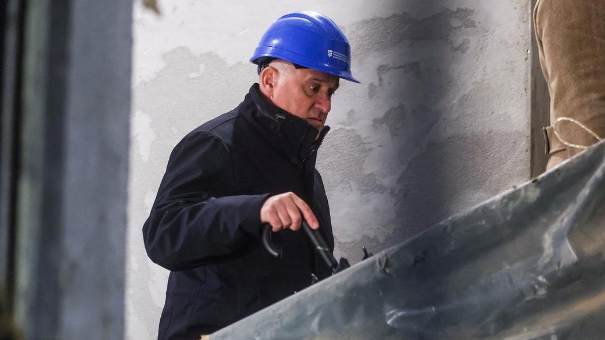 Država će sufinancirati ugradnju dizala i fasade. Bačić otkrio sve detalje