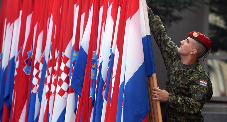 Tradicionalnom budnicom u Kninu počelo obilježavanje obljetnice Oluje