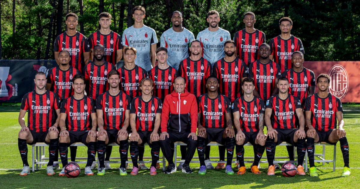 FOTO Milan objavio momčadsku fotku. Masovno se lajka komentar o Bennaceru