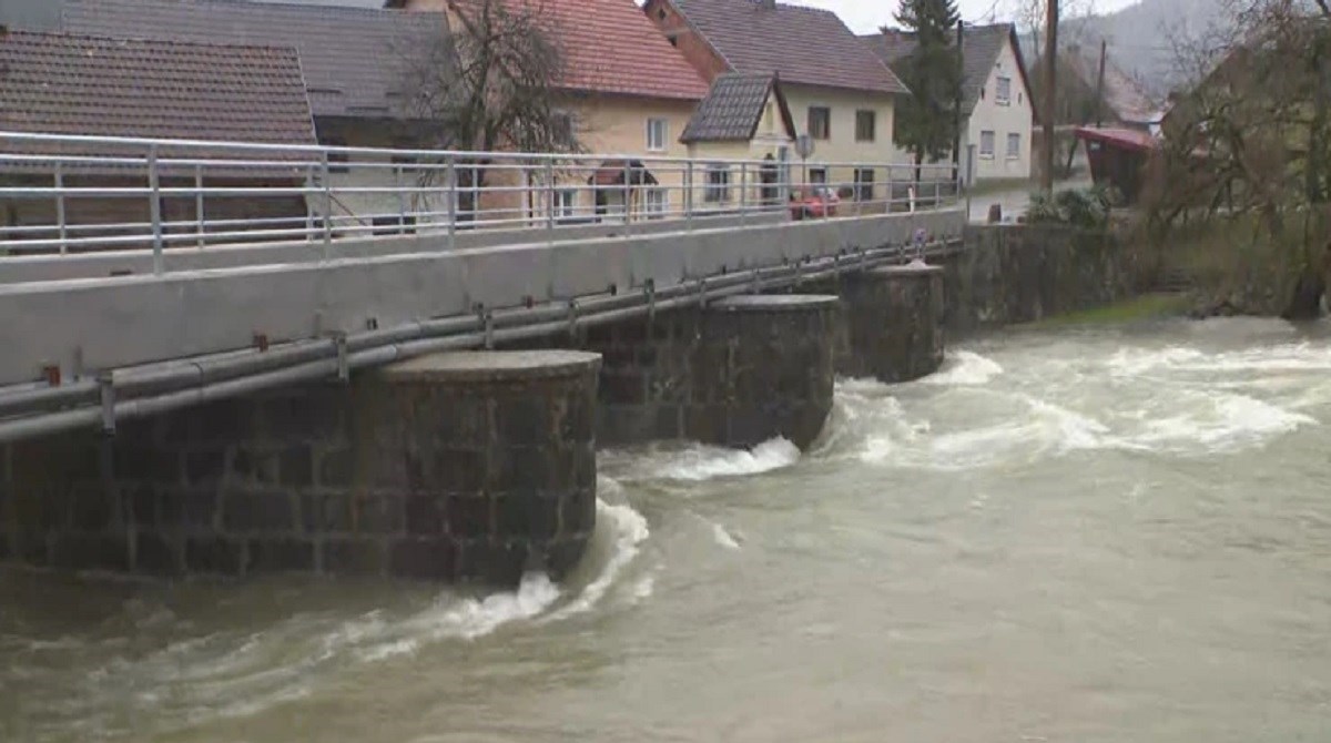 Naglo porastao vodostaj Kupe u Gorskom kotaru