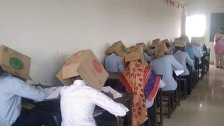 Za vrijeme ispita natjerao ih da nose kutije na glavama: "Ovo je neprihvatljivo"