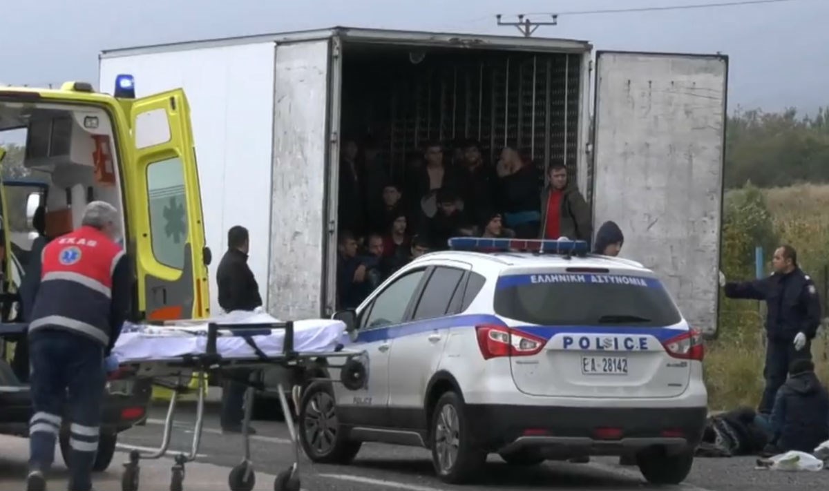 VIDEO U Grčkoj otkrivena hladnjača s 41 migrantom, živi su