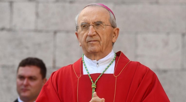 Upute nadbiskupa Puljića: Nema blagoslova ni ispovijedi, uvodi se 3. misa nedjeljom